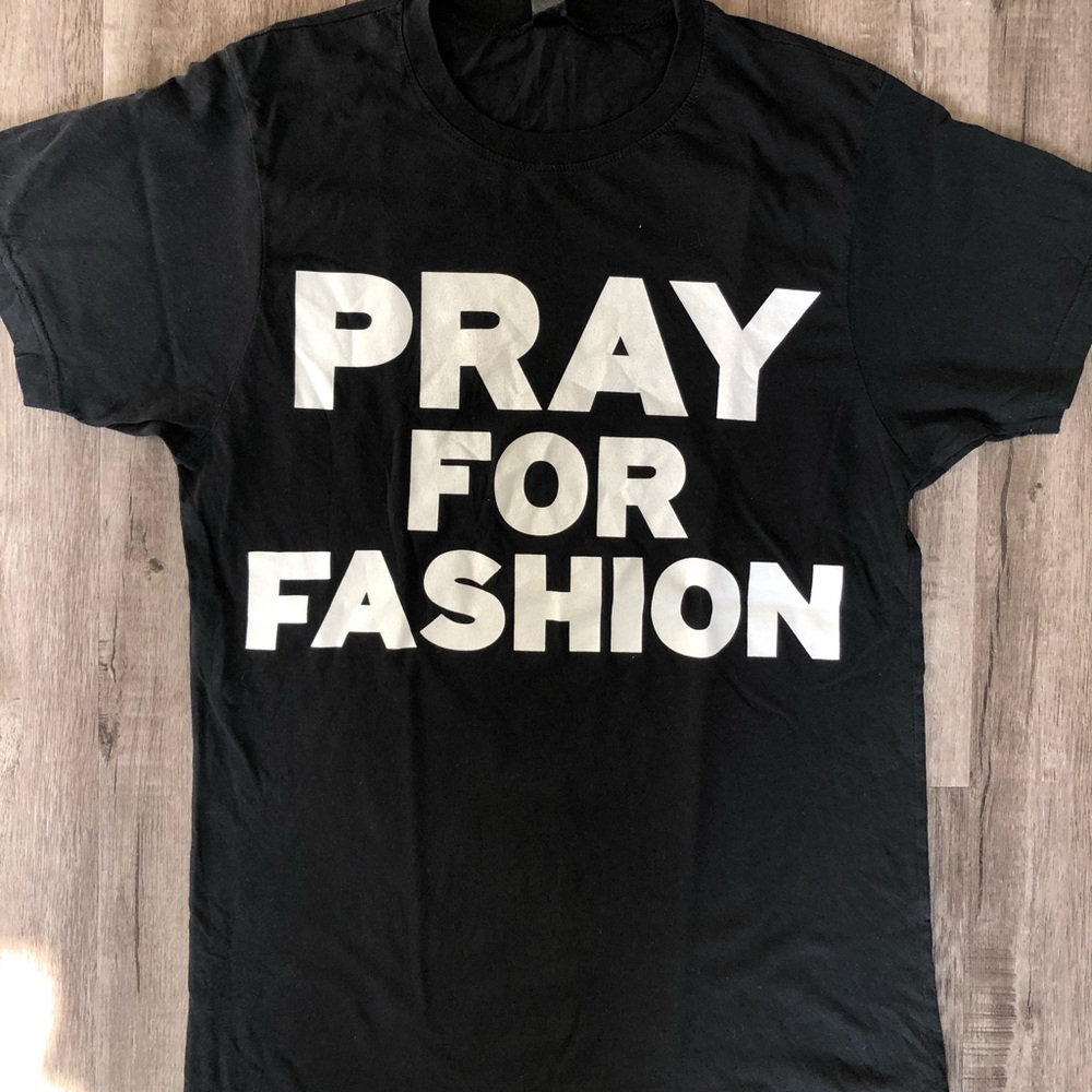 Fashion tee.